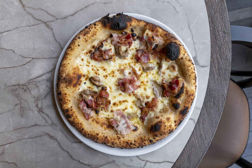 pizza porcini e pancetta
